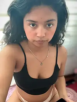Snapshot of Peach_Girll chatting on May 26, 2026, 6:39 pm Peach Girll online show from May 26, 2026, 6:39 pm