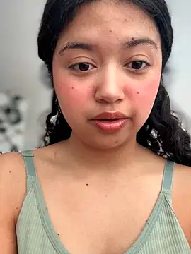 Snapshot of Peach_Girll chatting on May 15, 2026, 3:10 pm Peach Girll online show from May 15, 2026, 3:10 pm