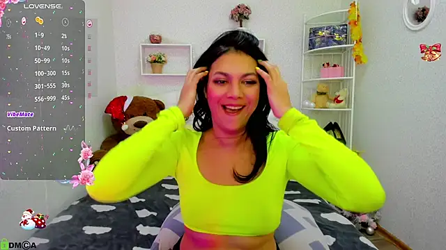 Snapshot of Mollywell chatting on December 24, 2024, 4:44 am Mollywell online show from December 24, 2024, 4:44 am