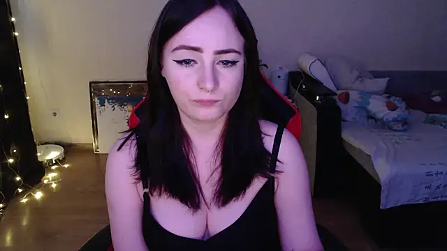 Snapshot of Laralianna chatting on January 16, 2026, 7:01 am Laralianna online show from January 16, 2026, 7:01 am