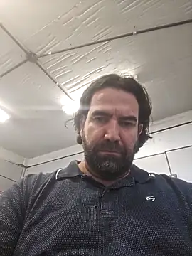 Snapshot of MysterBearMG chatting on December 4, 2025, 3:33 pm MysterBearMG online show from December 4, 2025, 3:33 pm