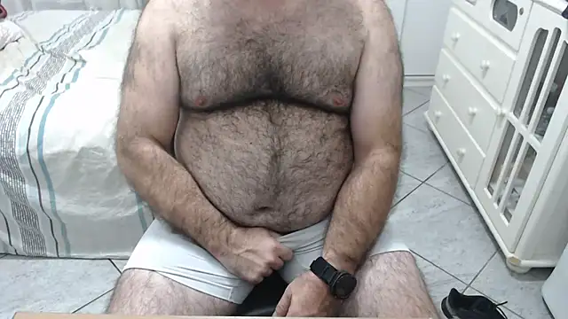 Snapshot of MysterBearMG chatting on May 7, 2026, 12:37 am MysterBearMG online show from May 7, 2026, 12:37 am