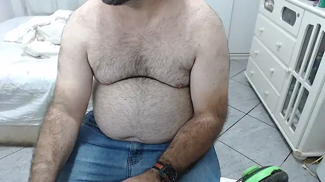 Snapshot of MysterBearMG chatting on October 30, 2025, 9:33 pm MysterBearMG online show from October 30, 2025, 9:33 pm