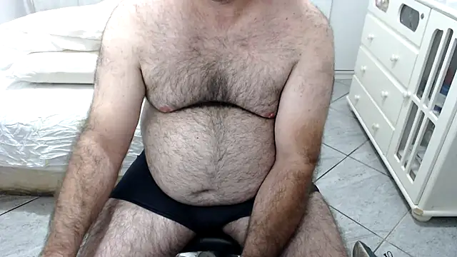 Snapshot of MysterBearMG chatting on November 28, 2025, 11:38 pm MysterBearMG online show from November 28, 2025, 11:38 pm