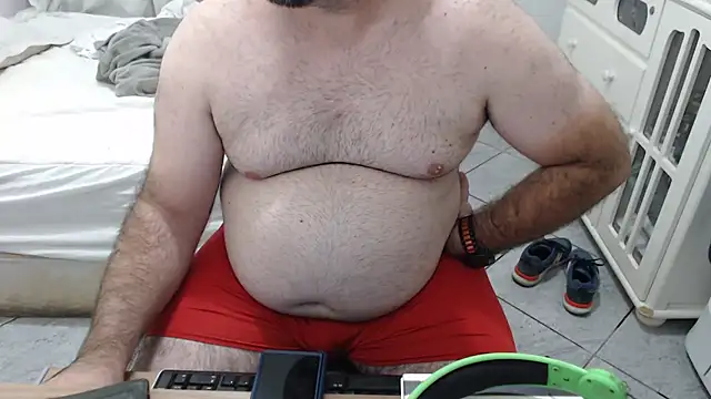 Snapshot of MysterBearMG chatting on October 7, 2025, 11:06 pm MysterBearMG online show from October 7, 2025, 11:06 pm