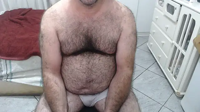 Snapshot of MysterBearMG chatting on May 17, 2026, 1:16 am MysterBearMG online show from May 17, 2026, 1:16 am