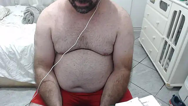 Snapshot of MysterBearMG chatting on October 14, 2025, 11:58 pm MysterBearMG online show from October 14, 2025, 11:58 pm