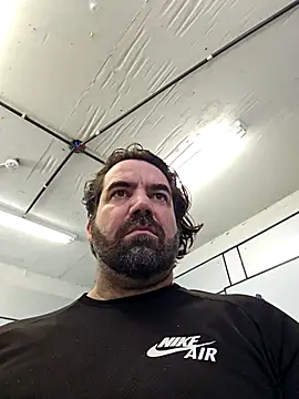 Snapshot of MysterBearMG chatting on September 16, 2025, 2:40 pm MysterBearMG online show from September 16, 2025, 2:40 pm