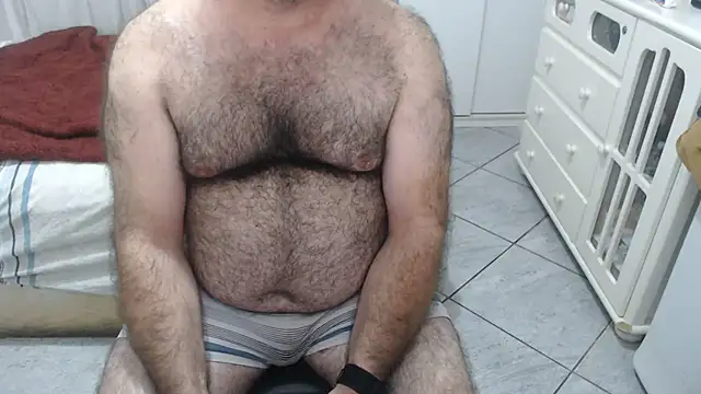 Snapshot of MysterBearMG chatting on May 15, 2026, 11:47 pm MysterBearMG online show from May 15, 2026, 11:47 pm