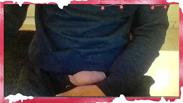 Snapshot of Remstr chatting on December 10, 2024, 10:26 pm Remstr online show from December 10, 2024, 10:26 pm