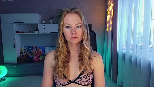 Cuddle Cat online show from November 20, 2025, 6:03 am