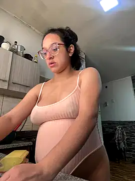 Ninnfa online show from October 3, 2025, 3:02 pm