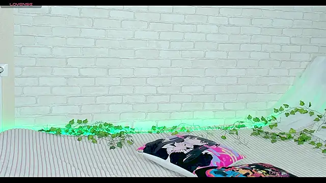 LinaKenny online show from February 5, 2026, 1:18 pm