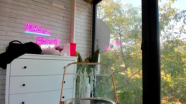 Britney Charm  online show from October 22, 2025, 6:46 am