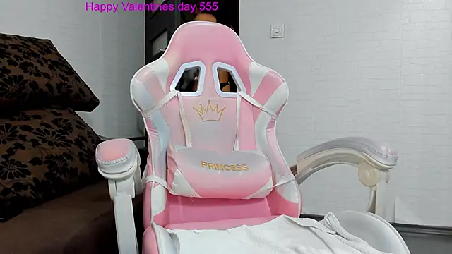 Britney Charm  online show from February 13, 2025, 5:58 am