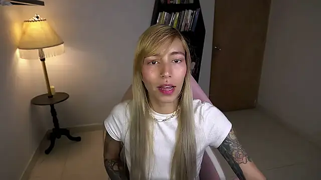 Snapshot of Saucy_Jenn chatting on March 15, 2026, 11:23 pm Saucy Jenn online show from March 15, 2026, 11:23 pm