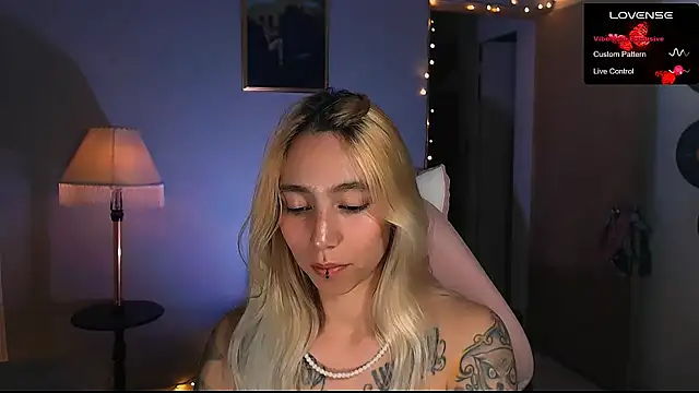 Snapshot of Saucy_Jenn chatting on February 2, 2025, 1:55 am Saucy Jenn online show from February 2, 2025, 1:55 am