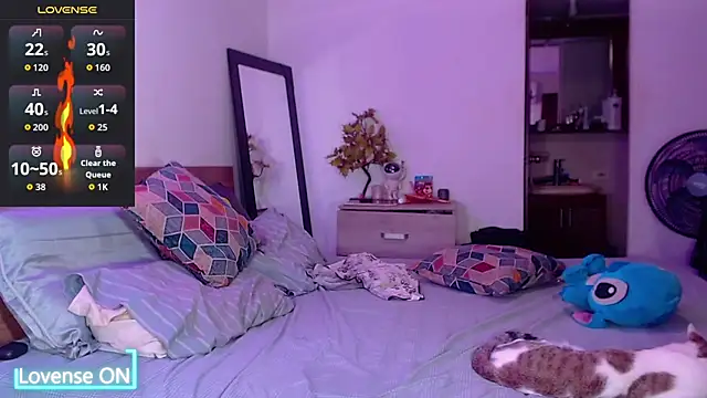 Snapshot of TastyTrap_18 chatting on December 16, 2025, 2:16 am TastyTrap 18 online show from December 16, 2025, 2:16 am