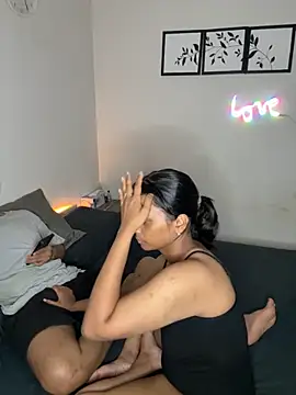 Snapshot of Guessmyjoy chatting on November 25, 2025, 1:28 am Guessmyjoy online show from November 25, 2025, 1:28 am