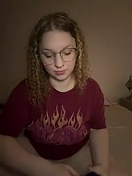 EmmieRae online show from February 2, 2026, 4:22 am