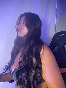 Snapshot of Valentinne_z chatting on February 17, 2026, 5:49 am Valentinne z online show from February 17, 2026, 5:49 am