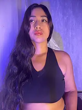 Snapshot of Valentinne_z chatting on February 15, 2026, 4:57 am Valentinne z online show from February 15, 2026, 4:57 am