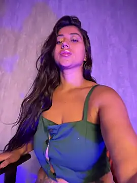 Snapshot of Valentinne_z chatting on December 14, 2025, 2:00 pm Valentinne z online show from December 14, 2025, 2:00 pm