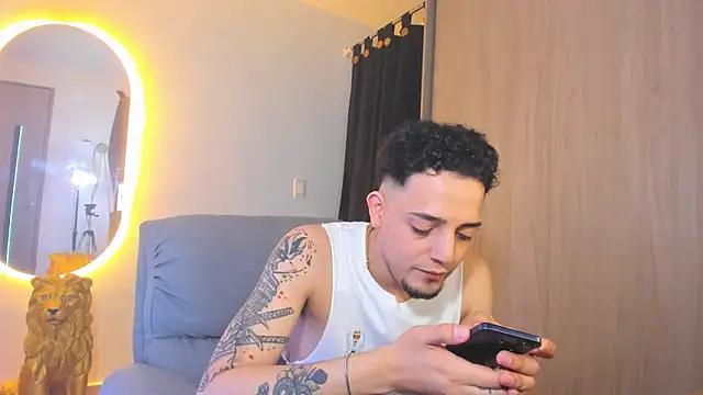 alejandro calderon1 online show from January 22, 2025, 7:03 am