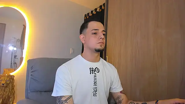 alejandro calderon1 online show from January 29, 2025, 1:48 am