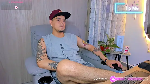 alejandro calderon1 online show from September 16, 2025, 1:17 am