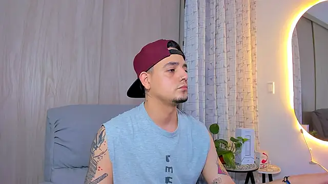 alejandro calderon1 online show from September 12, 2025, 4:45 am