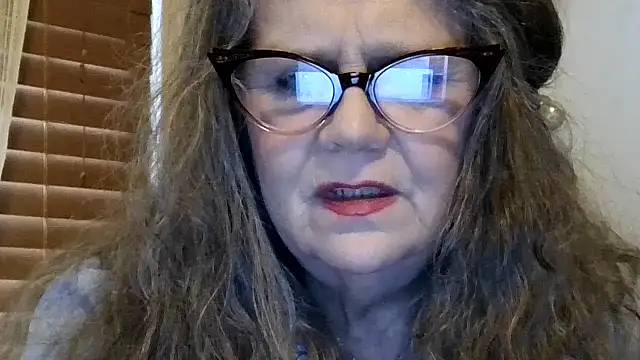 Snapshot of DestineeLoverGirl chatting on December 5, 2025, 2:04 pm DestineeLoverGirl online show from December 5, 2025, 2:04 pm