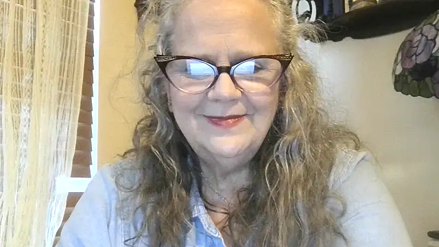 Snapshot of DestineeLoverGirl chatting on November 11, 2025, 1:50 pm DestineeLoverGirl online show from November 11, 2025, 1:50 pm