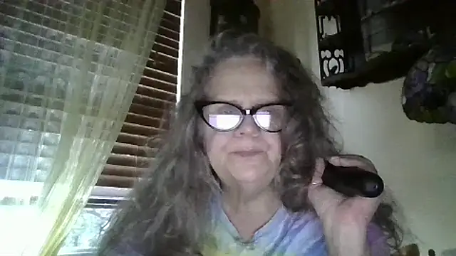 Snapshot of DestineeLoverGirl chatting on November 18, 2025, 12:30 pm DestineeLoverGirl online show from November 18, 2025, 12:30 pm