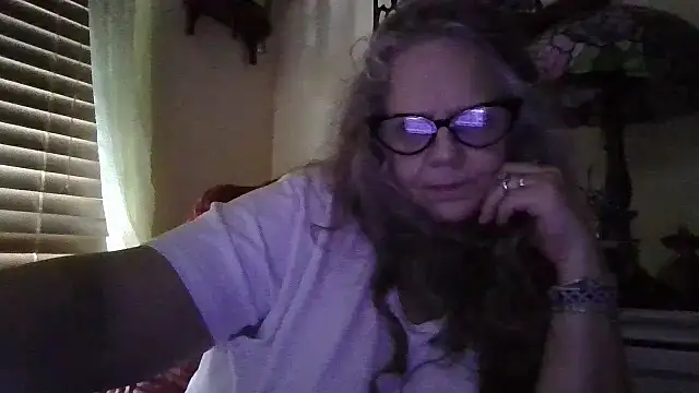 Snapshot of DestineeLoverGirl chatting on April 18, 2026, 1:02 pm DestineeLoverGirl online show from April 18, 2026, 1:02 pm
