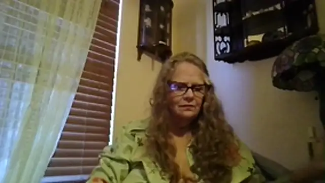Snapshot of DestineeLoverGirl chatting on December 1, 2025, 4:30 pm DestineeLoverGirl online show from December 1, 2025, 4:30 pm