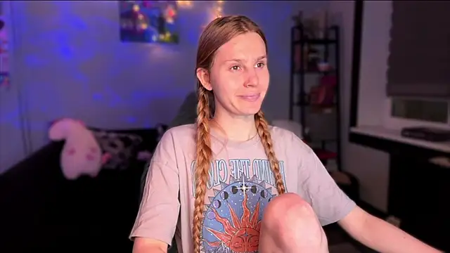 Chanel Gill online show from December 17, 2025, 6:35 pm