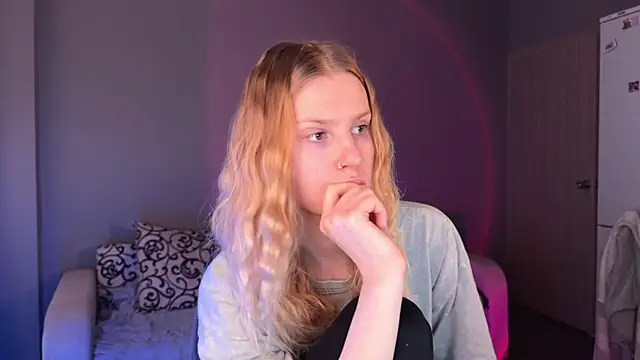 Chanel Gill online show from September 30, 2025, 8:20 am