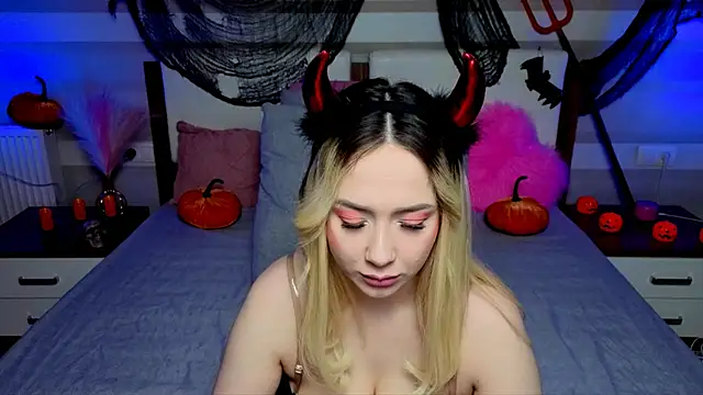 AriaSugar online show from October 31, 2025, 4:20 am