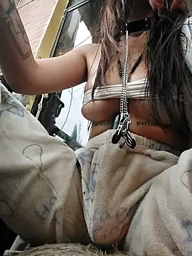 k lebannon online show from October 31, 2025, 4:14 pm