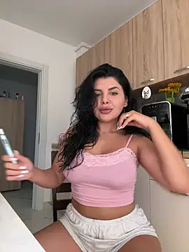 Snapshot of Scarlett-Dream chatting on July 2, 2026, 6:08 am Scarlett-Dream online show from July 2, 2026, 6:08 am