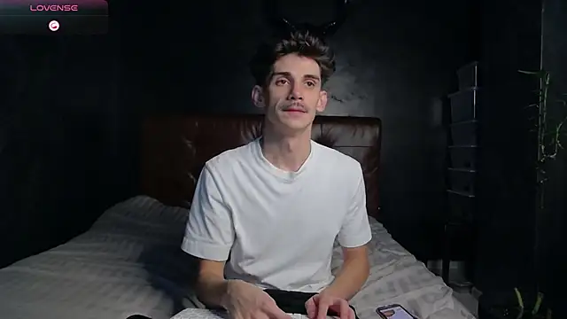 DanielCrush1 online show from November 27, 2025, 1:00 pm