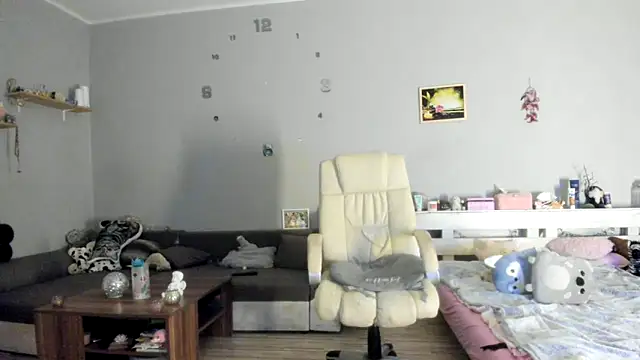 Snapshot of Orchideaxx chatting on May 10, 2026, 8:33 pm Orchideaxx online show from May 10, 2026, 8:33 pm