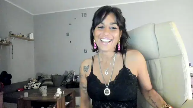Snapshot of Orchideaxx chatting on May 16, 2026, 9:03 pm Orchideaxx online show from May 16, 2026, 9:03 pm