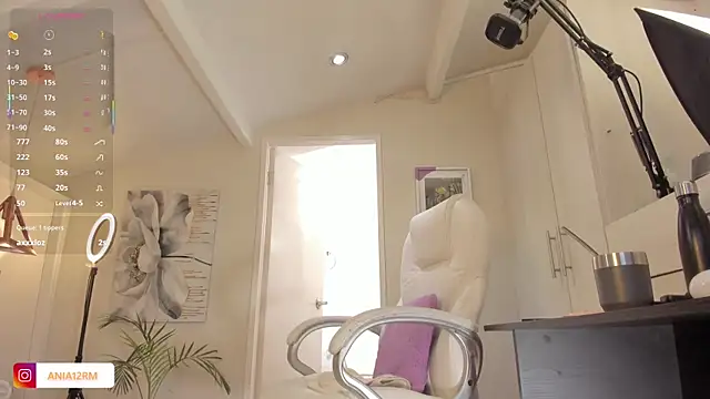 catalinasaiz online show from October 27, 2025, 2:51 pm