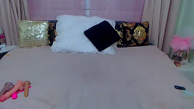 Snapshot of BustyVicky chatting on December 18, 2024, 10:35 pm BustyVicky online show from December 18, 2024, 10:35 pm