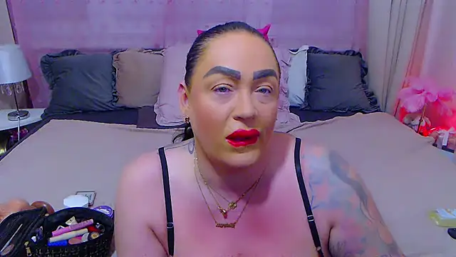 Snapshot of BustyVicky chatting on October 17, 2025, 9:27 pm BustyVicky online show from October 17, 2025, 9:27 pm