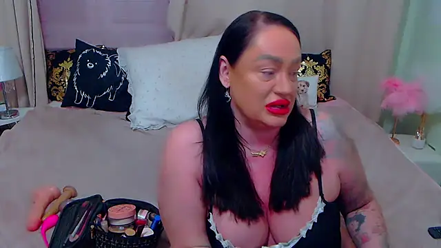 Snapshot of BustyVicky chatting on January 29, 2025, 10:11 pm BustyVicky online show from January 29, 2025, 10:11 pm