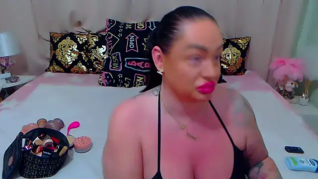 Snapshot of BustyVicky chatting on February 12, 2025, 10:04 pm BustyVicky online show from February 12, 2025, 10:04 pm