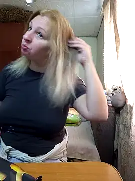 Snapshot of BustyBlond chatting on October 9, 2025, 6:25 am BustyBlond online show from October 9, 2025, 6:25 am